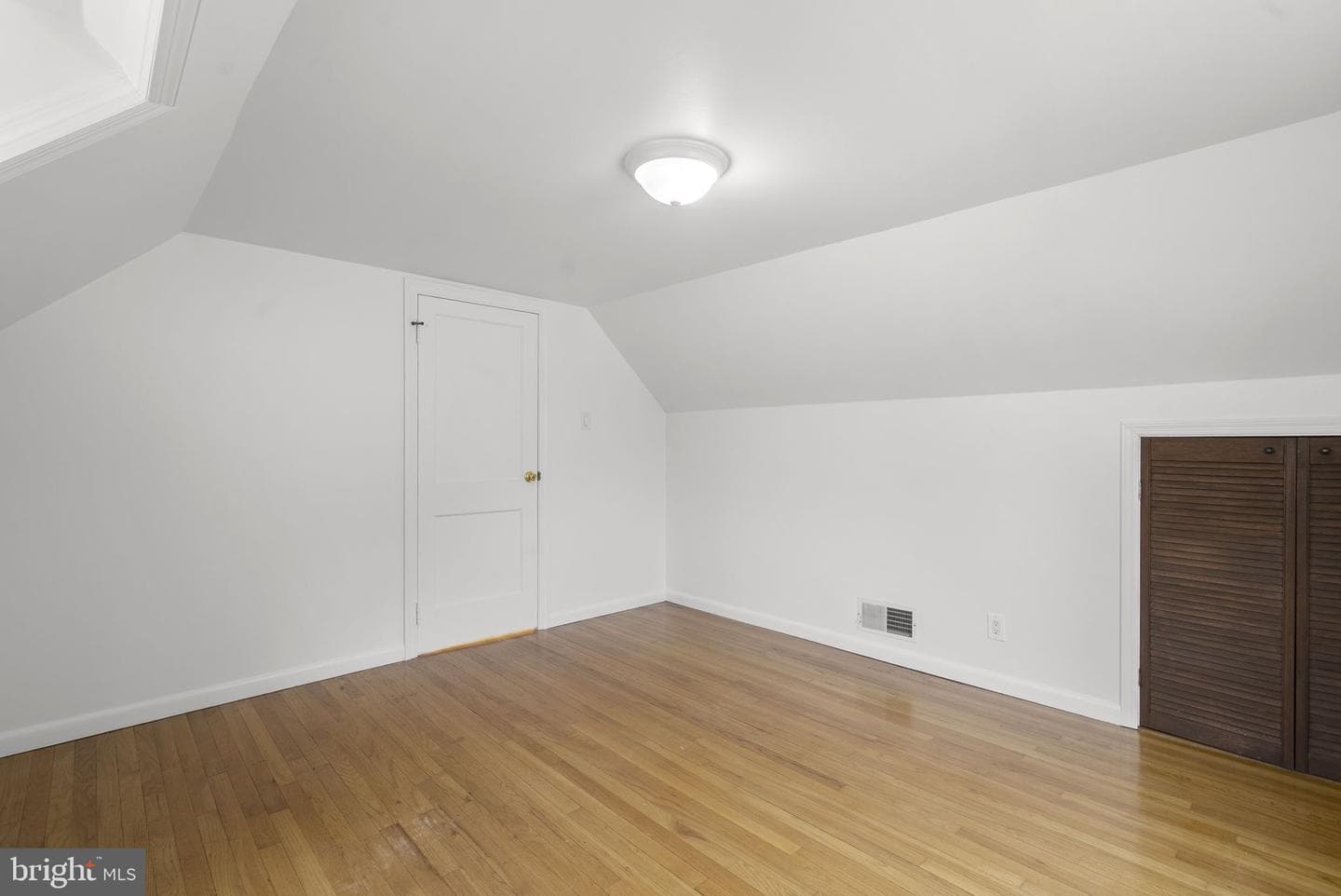 306 Vernon Avenue photo 30