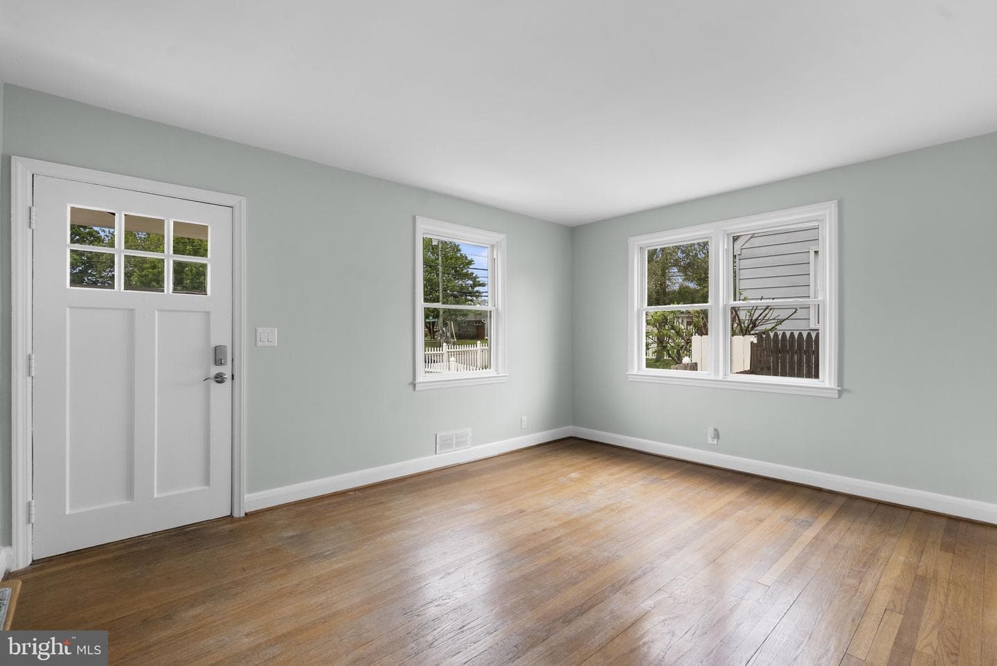 306 Vernon Avenue photo 4