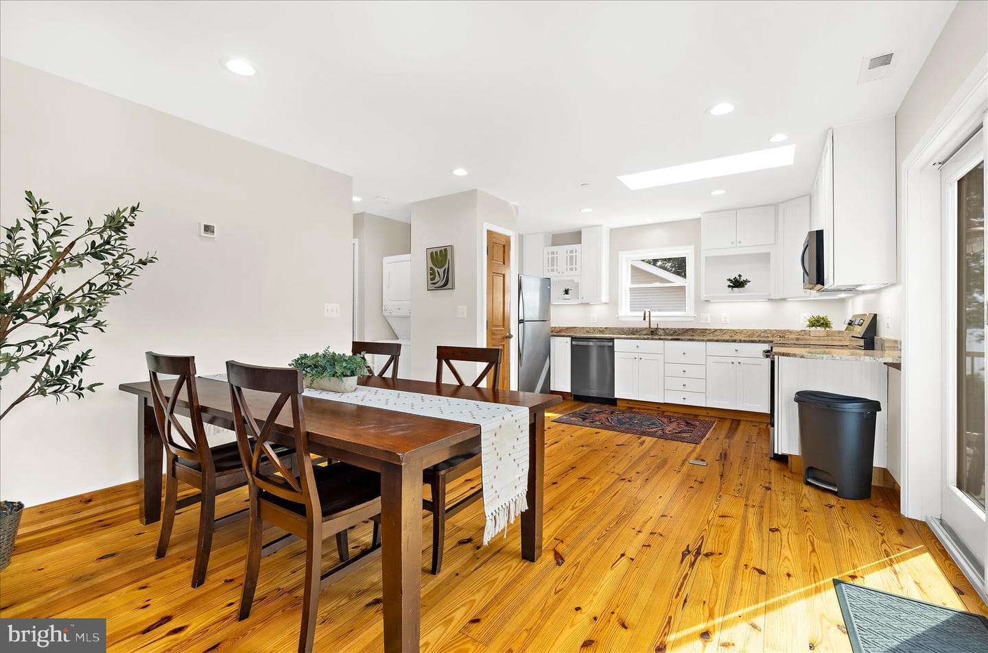 315 S Riverside Drive photo 25