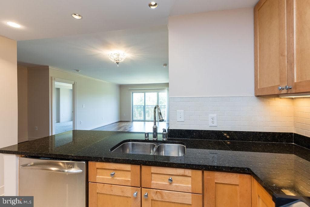 5 Park Place #527 photo 11