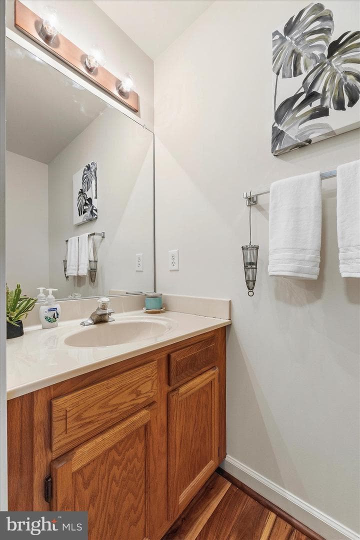 2056 Gate Drive photo 15