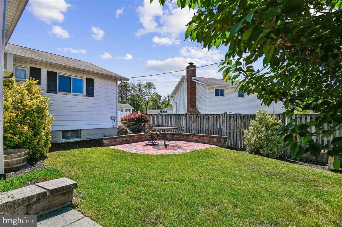 582 Nolview Court photo 3