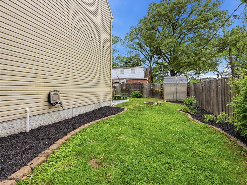 7742 Lawrence Avenue photo 20