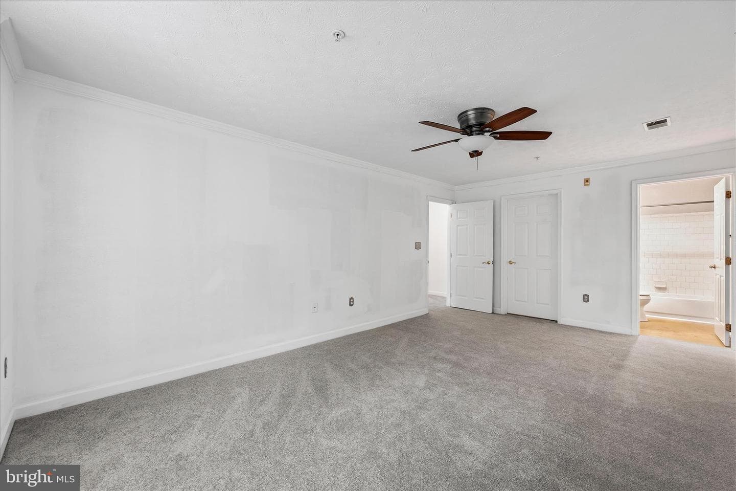 631 Admiral Drive #302 photo 22