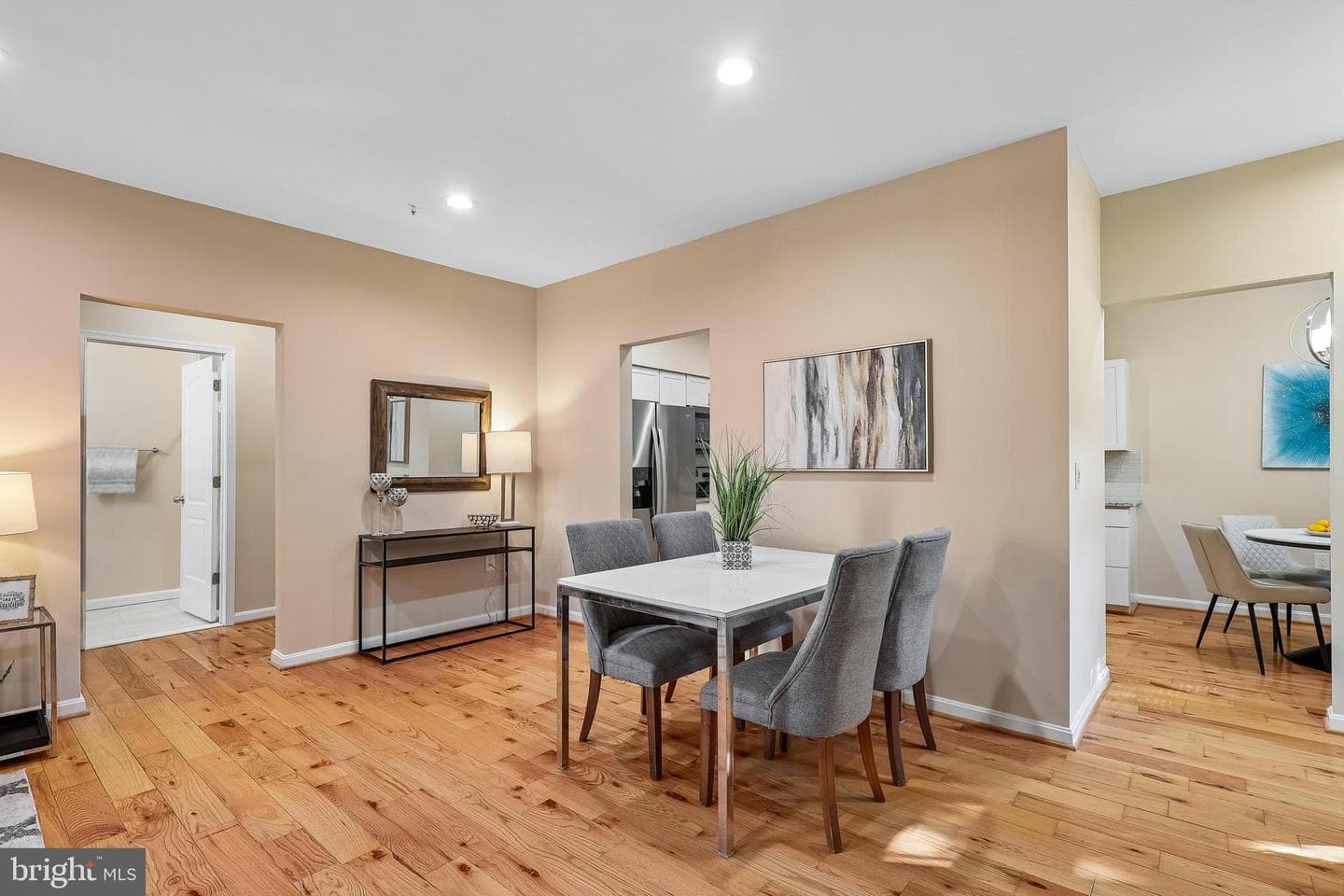 1016 Murdoch Court photo 6