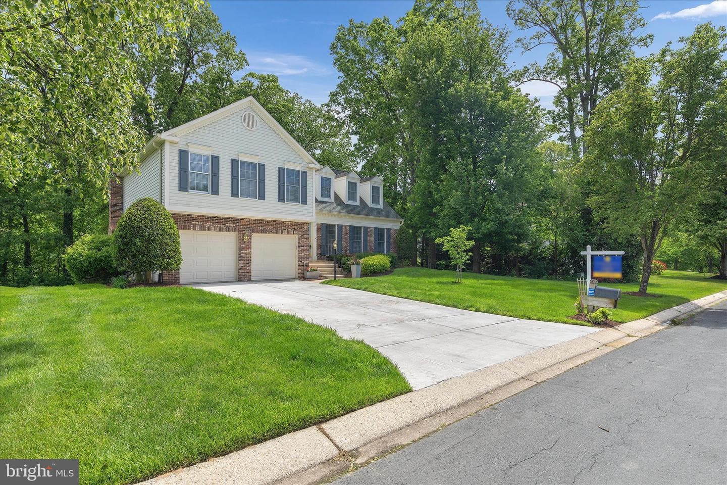 8391 Piping Rock Court photo 3