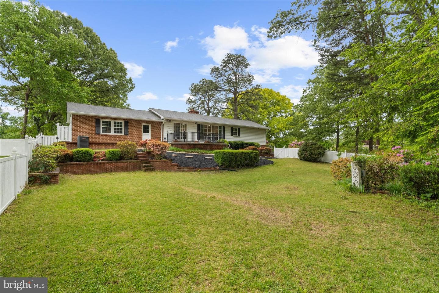 748 Evergreen Road photo 33