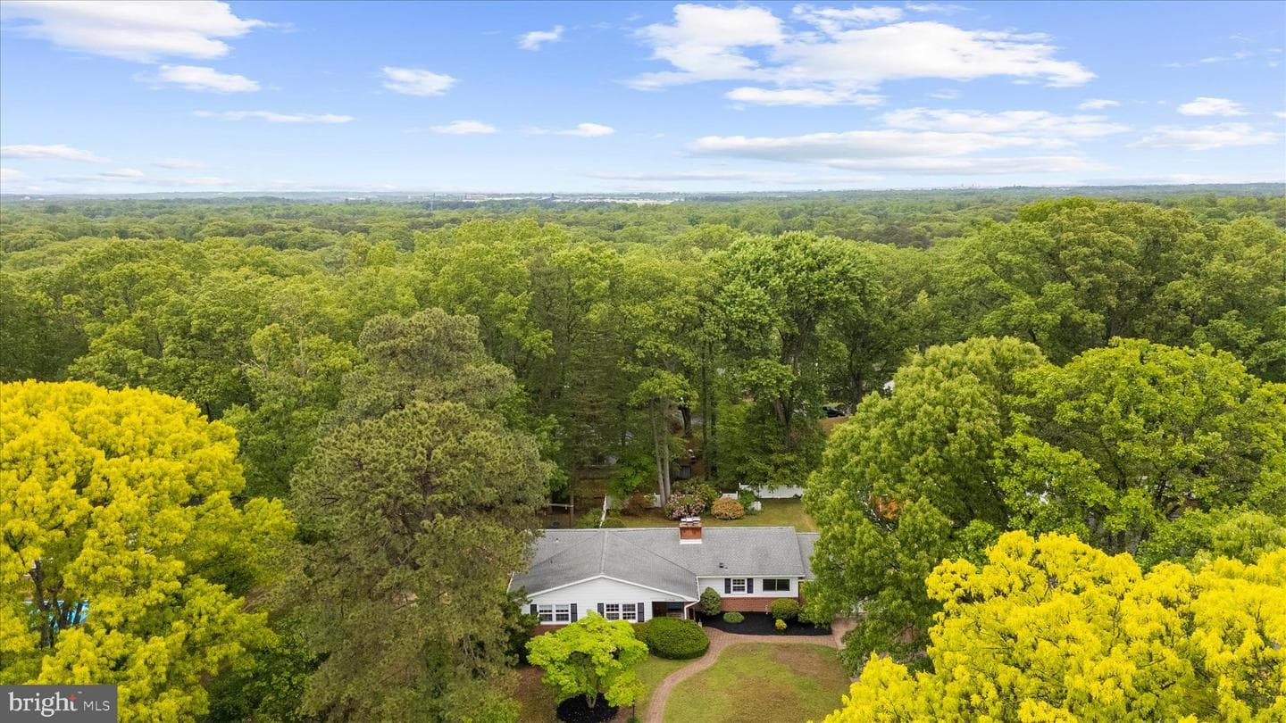 748 Evergreen Road photo 37