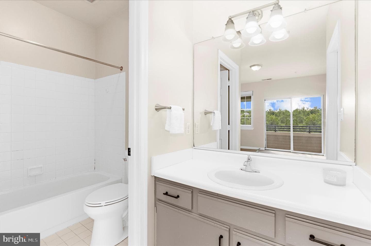 601 Forest Walk Lane #204 photo 21
