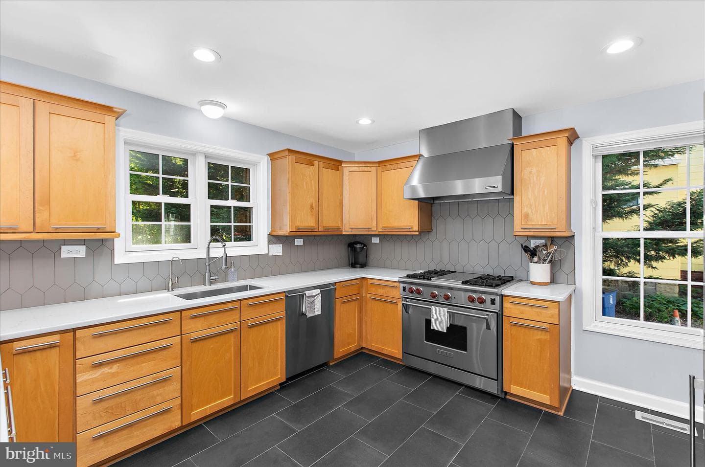 102 Brewer Avenue photo 10