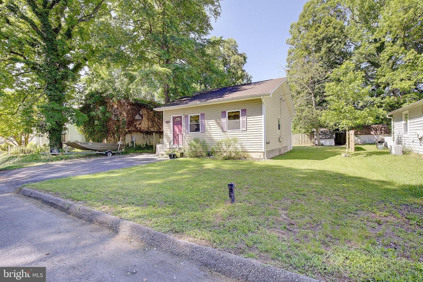 1718 Ridgely Road photo 2