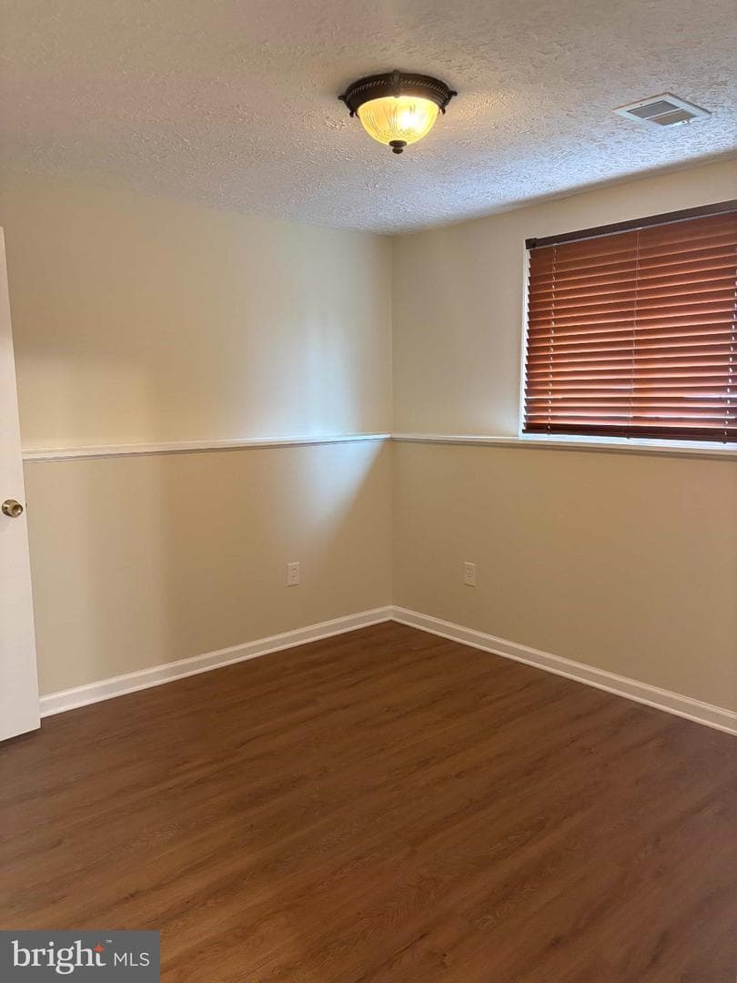 1450 Gesna Dr photo 17