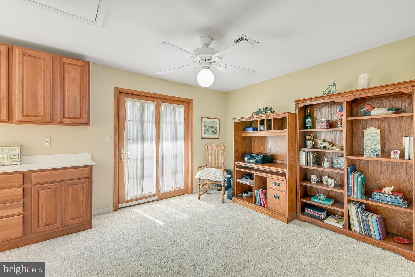 684 N Riverside Drive photo 24