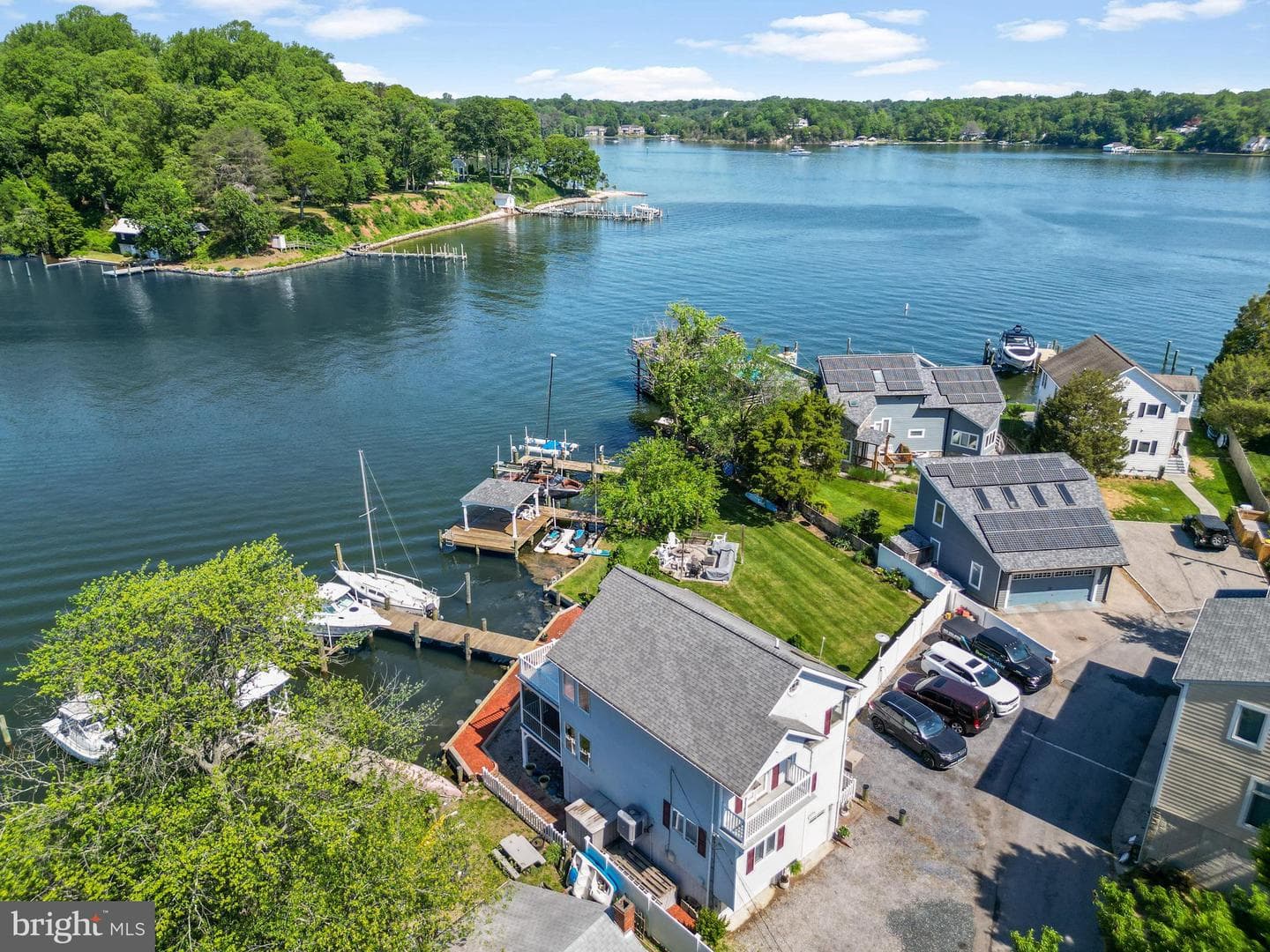 684 N Riverside Drive photo 41