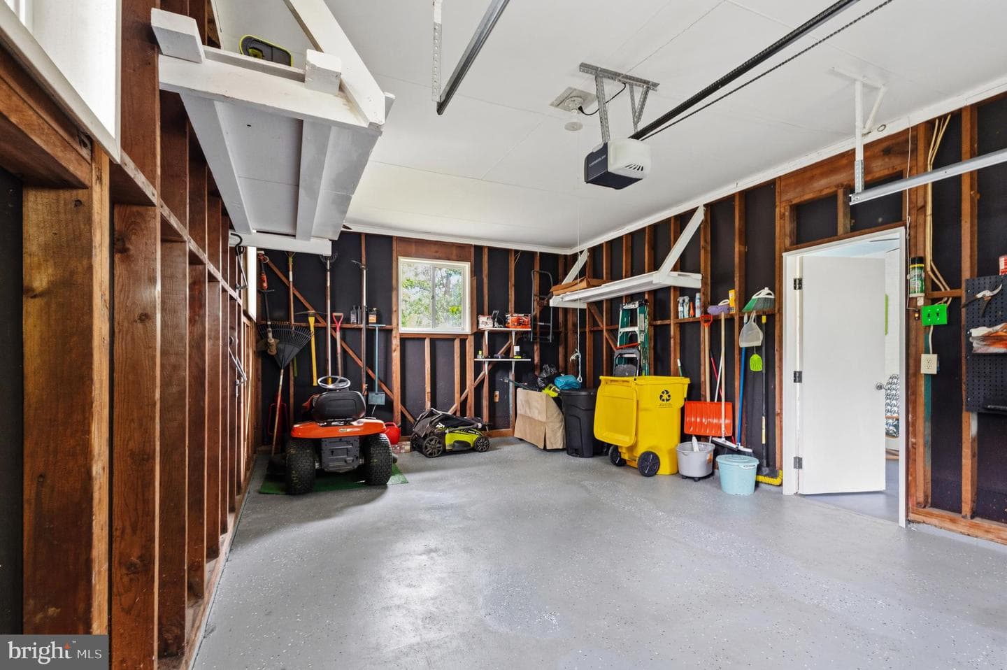 105 Mansion Drive photo 16