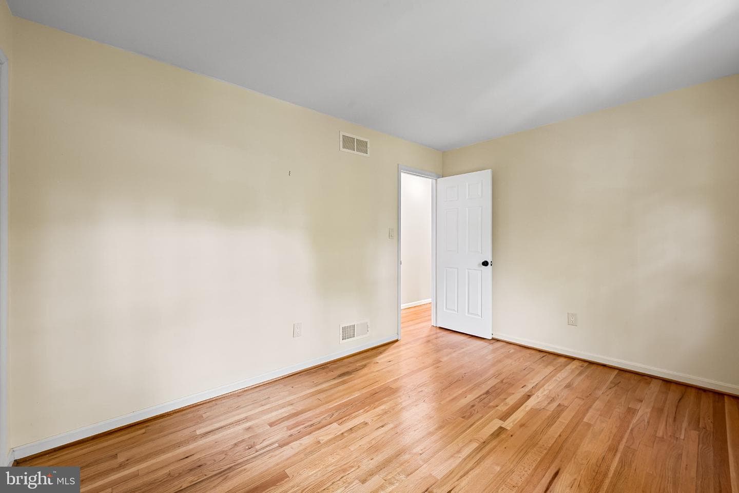 467 Yorkshire Drive photo 25