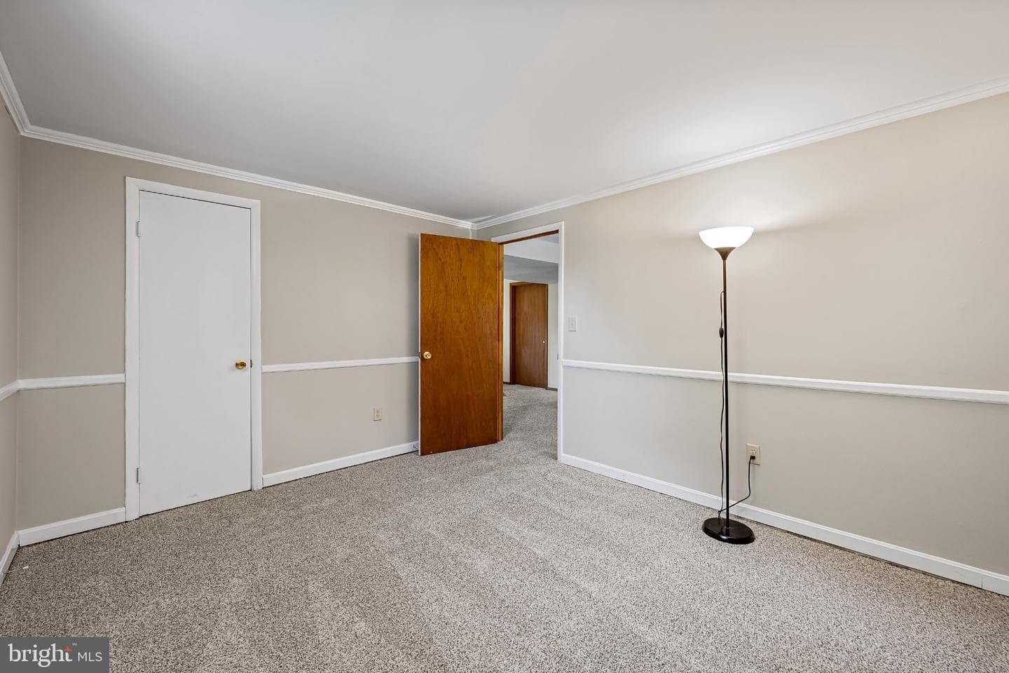 467 Yorkshire Drive photo 34