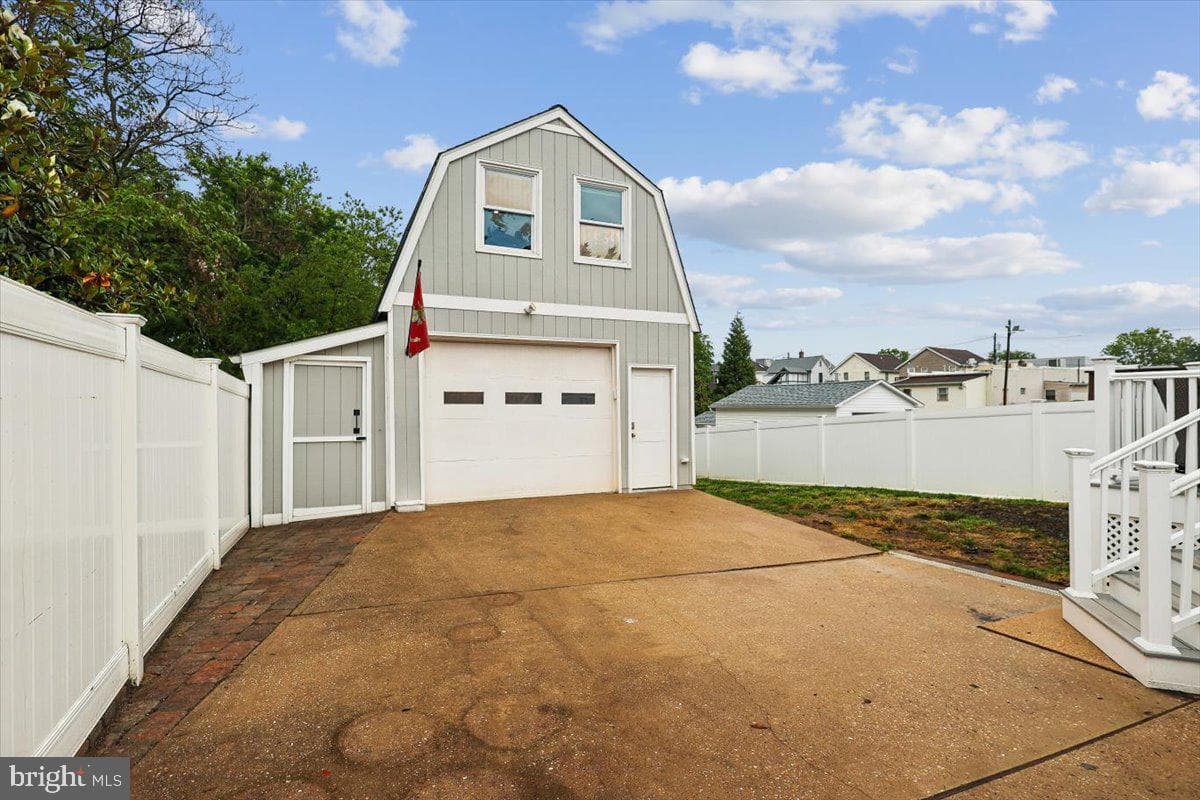 12 Linden Avenue photo 40