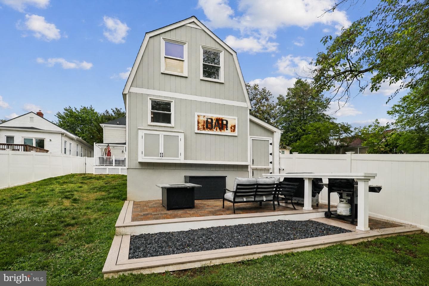12 Linden Avenue photo 5