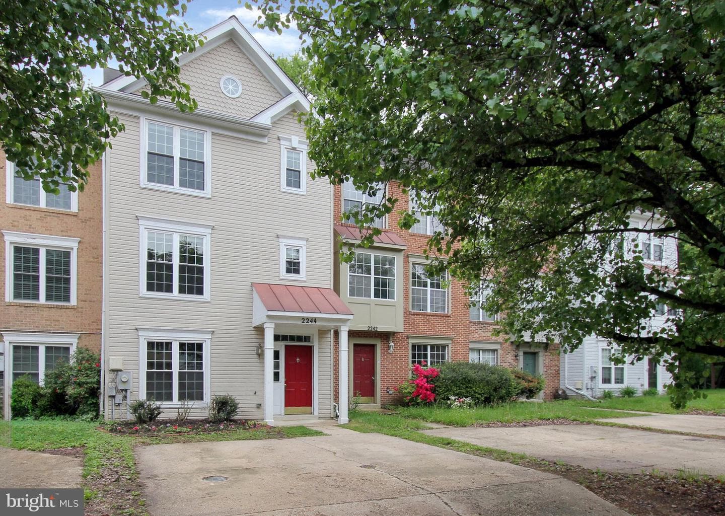 2244 Commissary Circle photo 2