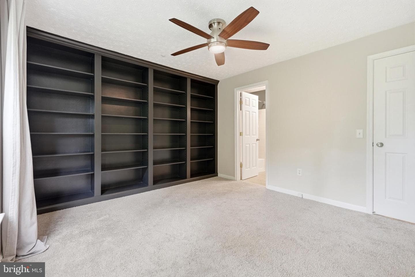 2054 Quaker Way #9 photo 19