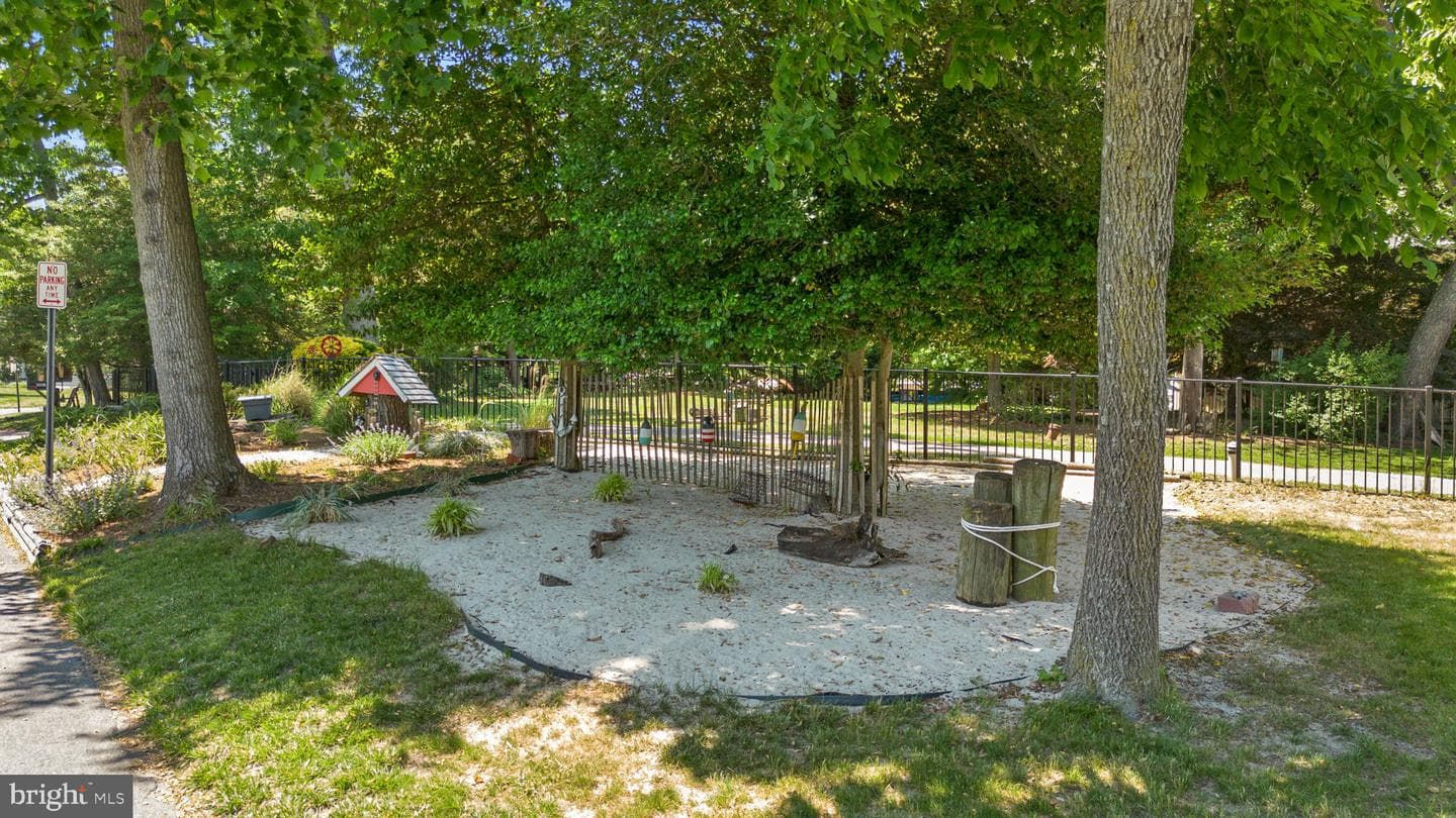 1010 Smith Drive photo 45