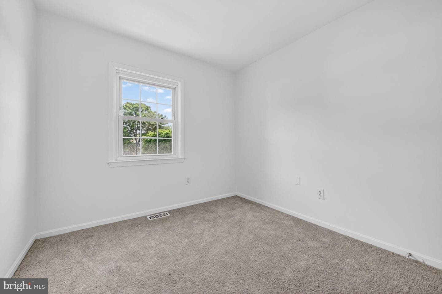 1610 E Bancroft Lane photo 27