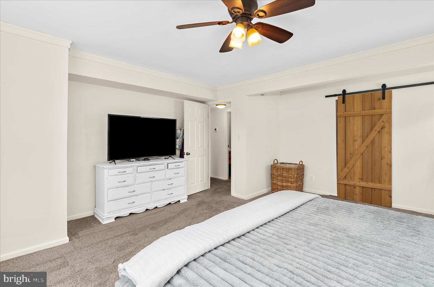 16 Virginia Avenue photo 14