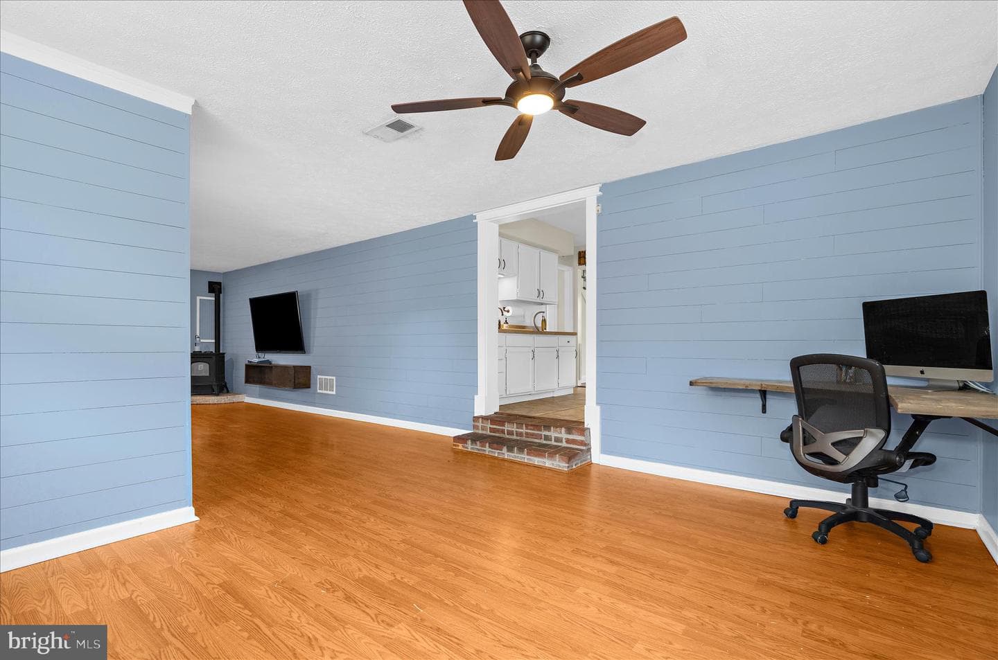16 Virginia Avenue photo 17