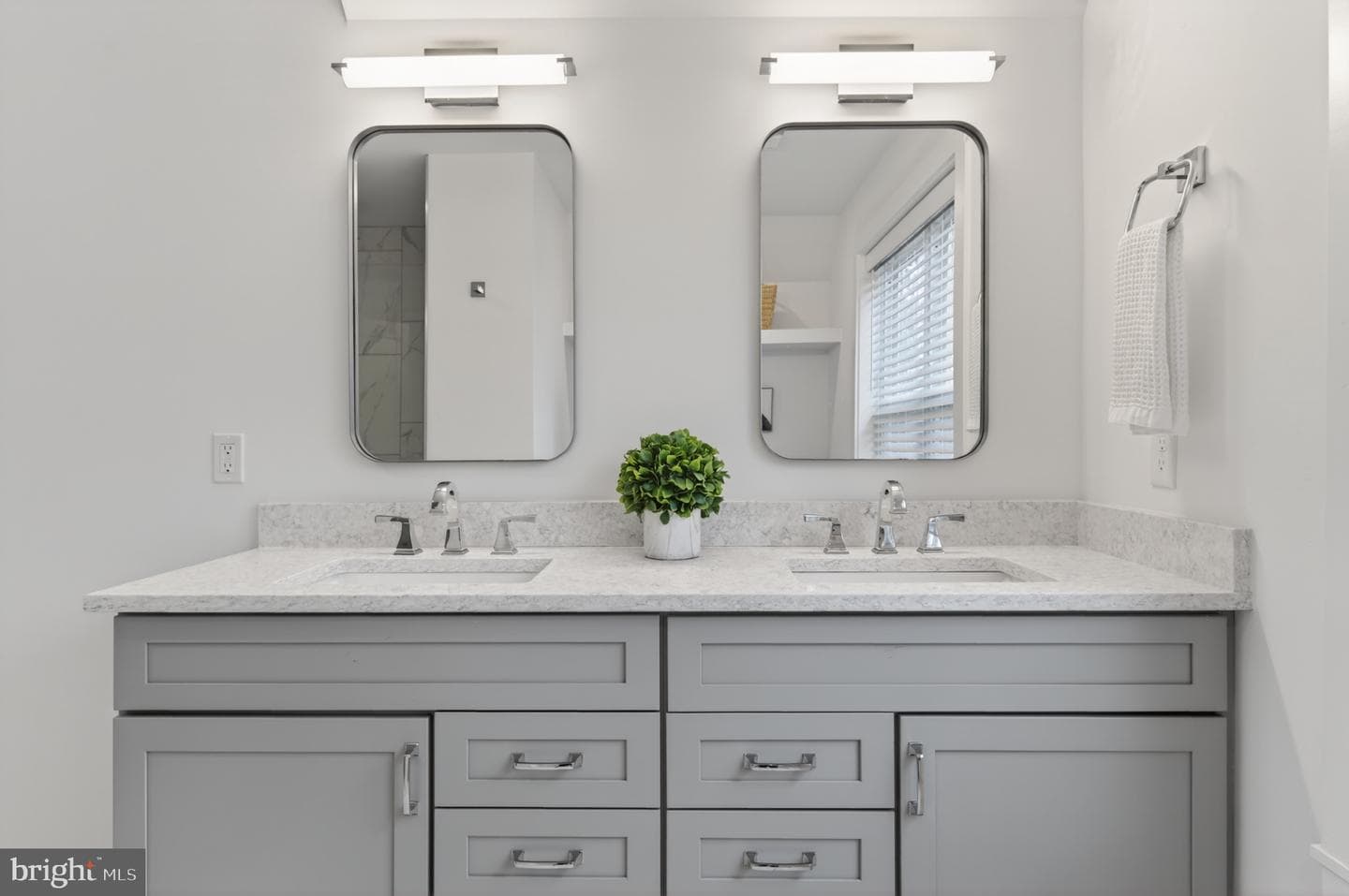 111 Ellershaw Court photo 31