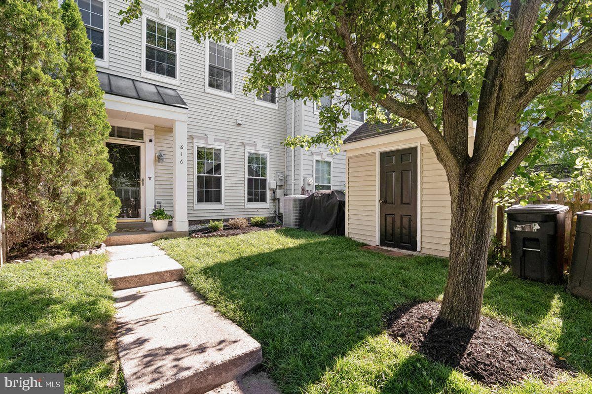 816 Estuary Drive photo 2