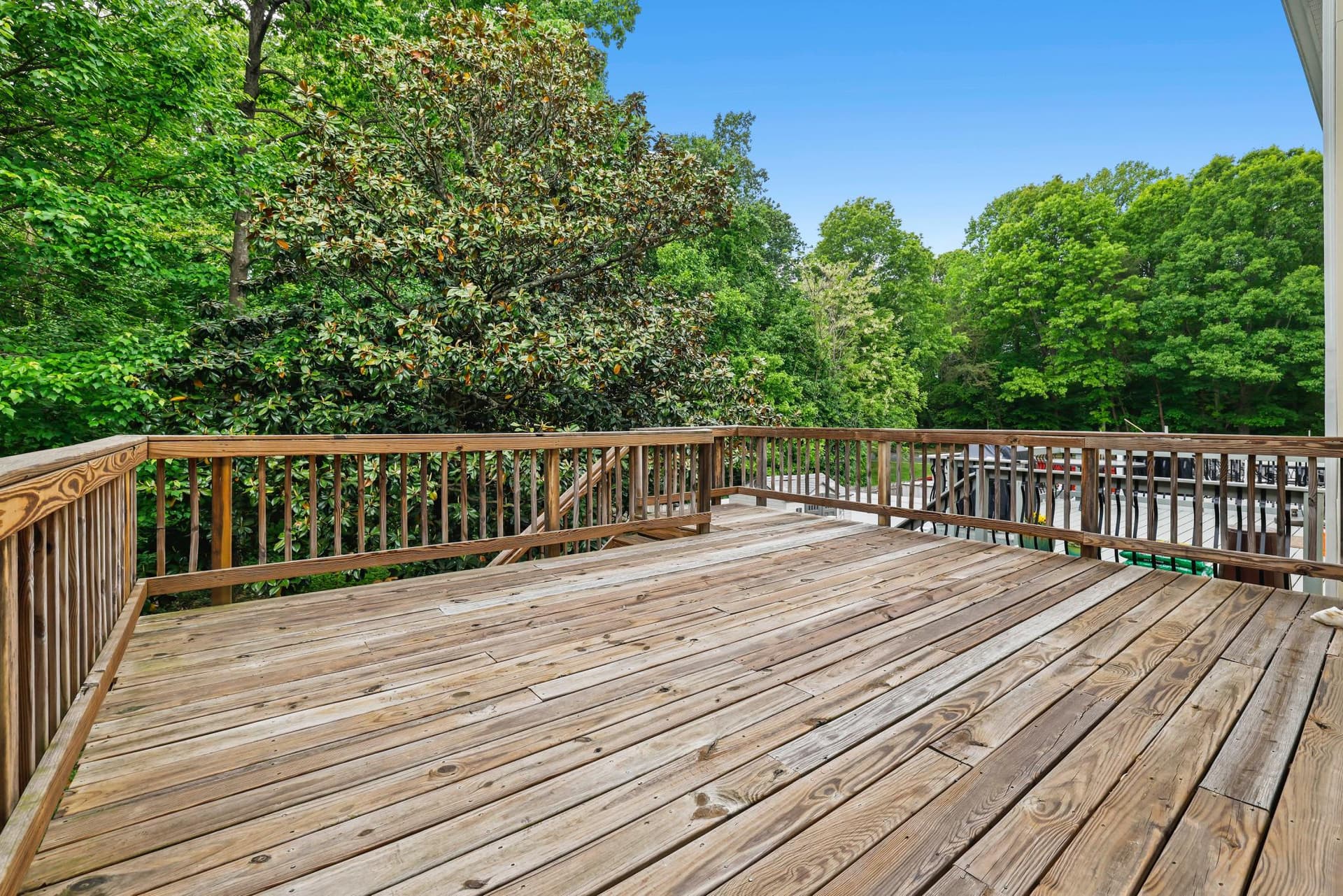 1608 Woodtree Court W photo 11