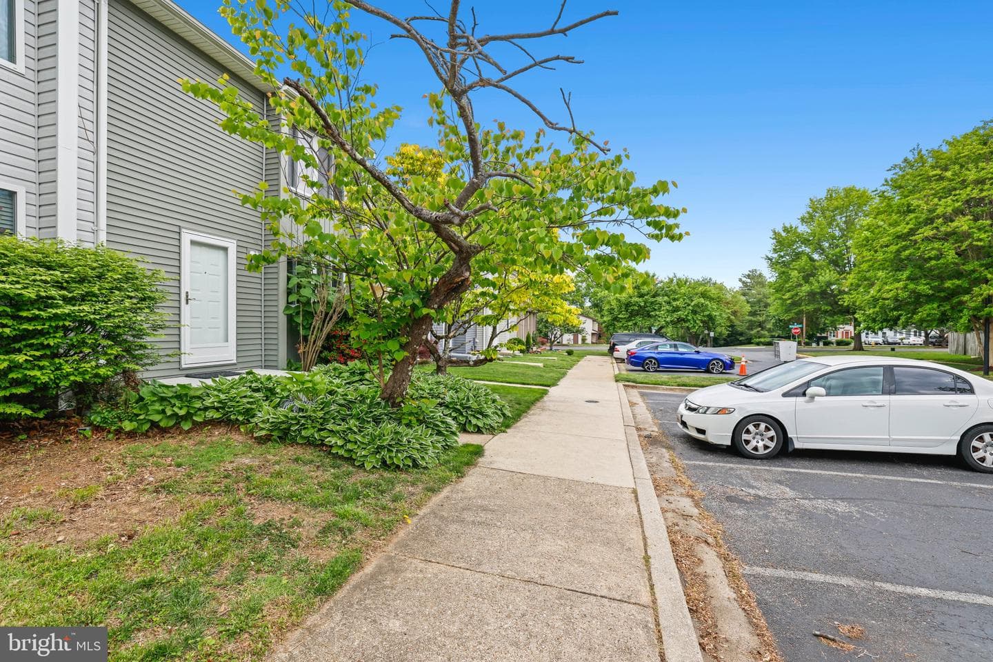 1608 Woodtree Court W photo 26