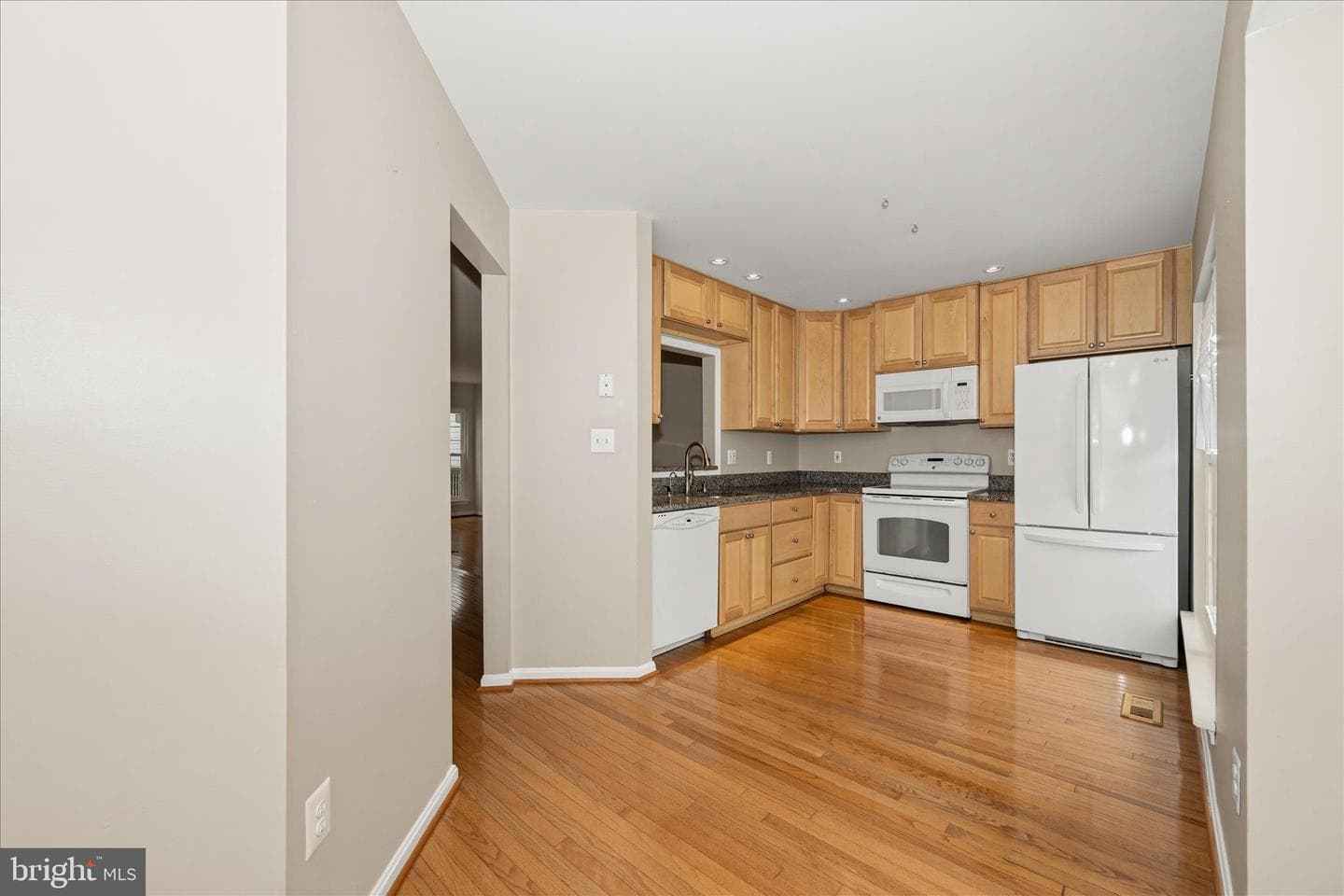 2211 Commissary Circle photo 32