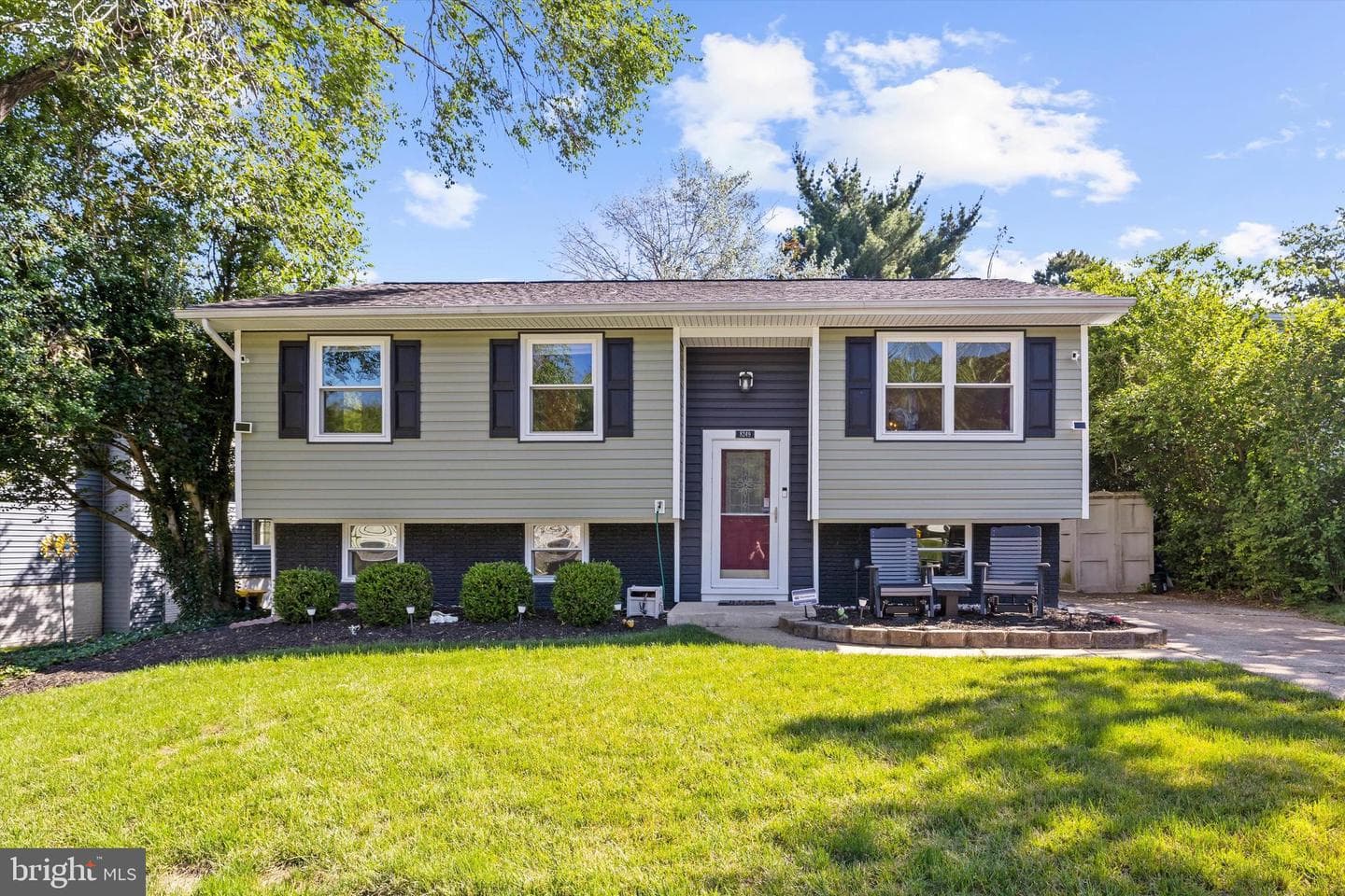 8249 Victoria Road, Millersville