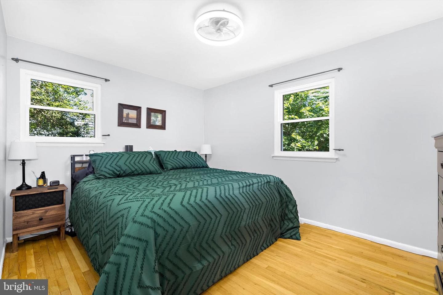 8249 Victoria Road photo 14