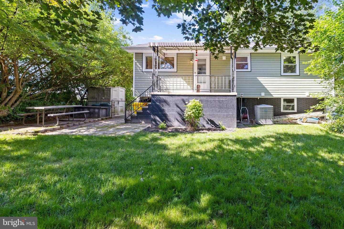 8249 Victoria Road photo 26