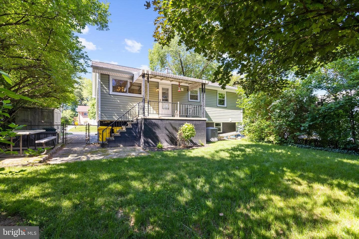 8249 Victoria Road photo 29