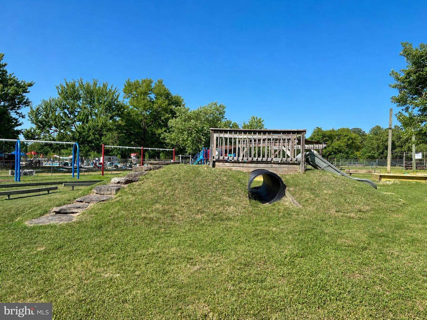8249 Victoria Road photo 30
