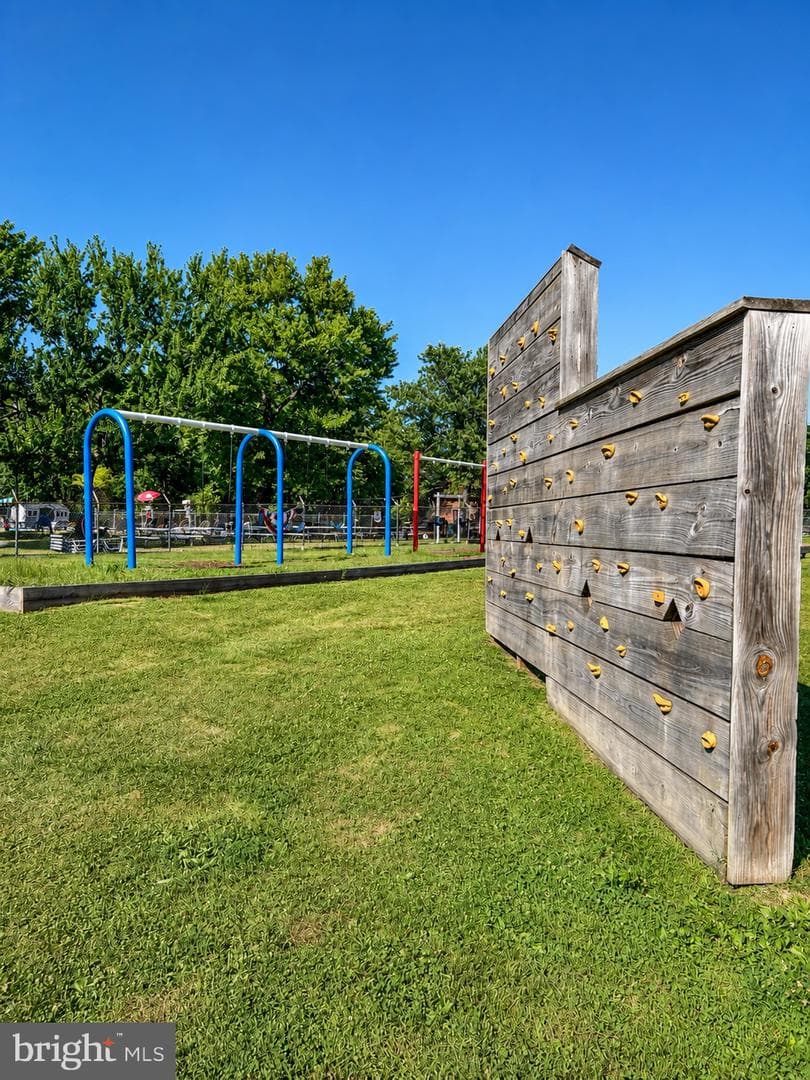 8249 Victoria Road photo 31