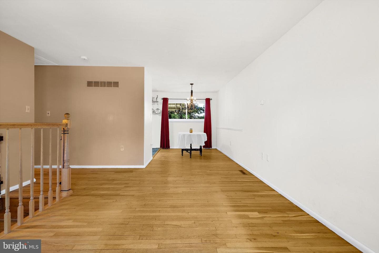 8249 Victoria Road photo 5