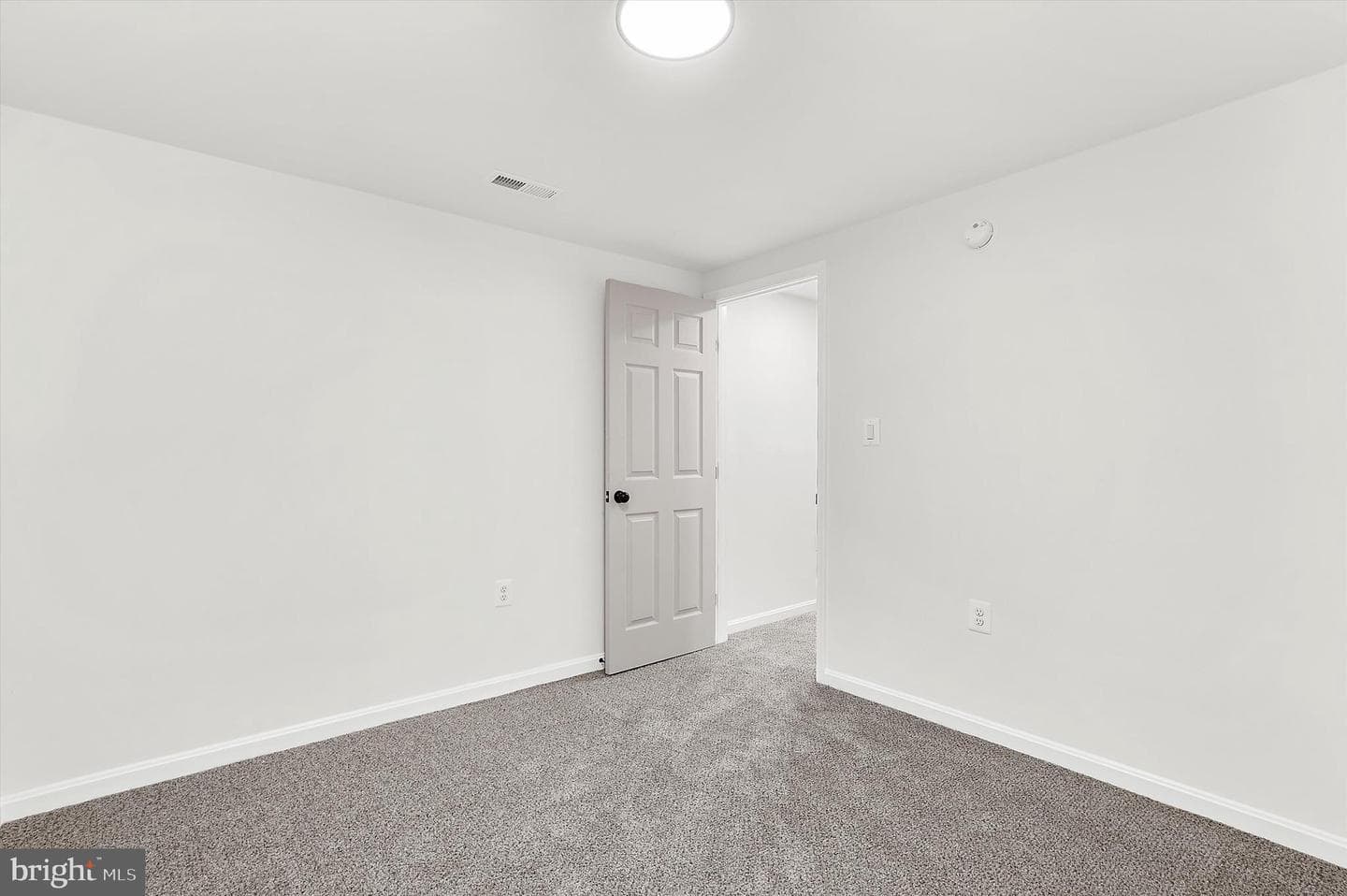 19 Vista Avenue photo 29