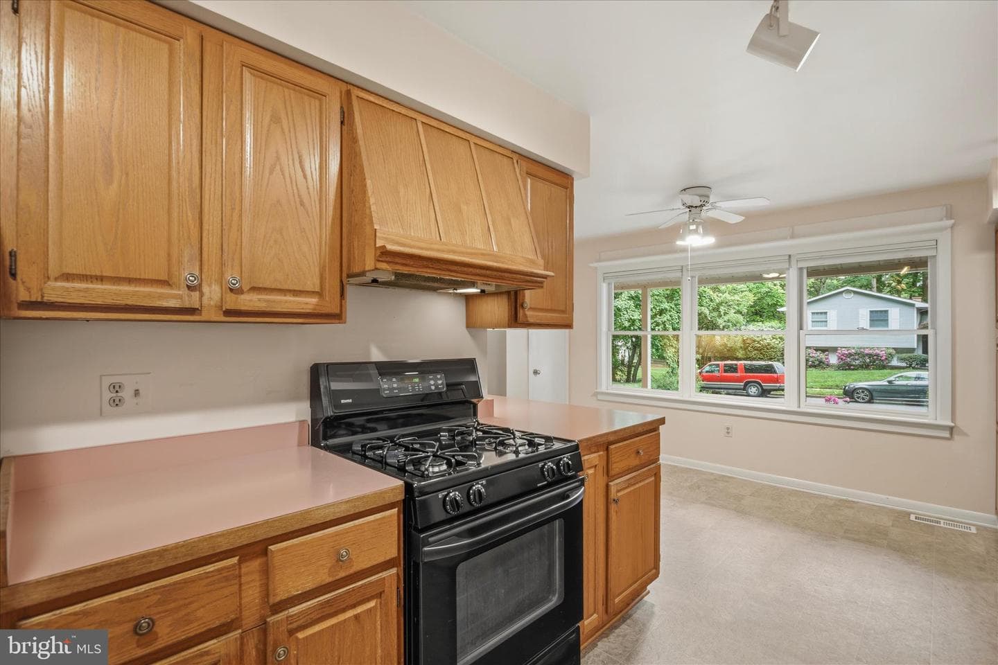 1402 Catlyn Place photo 12