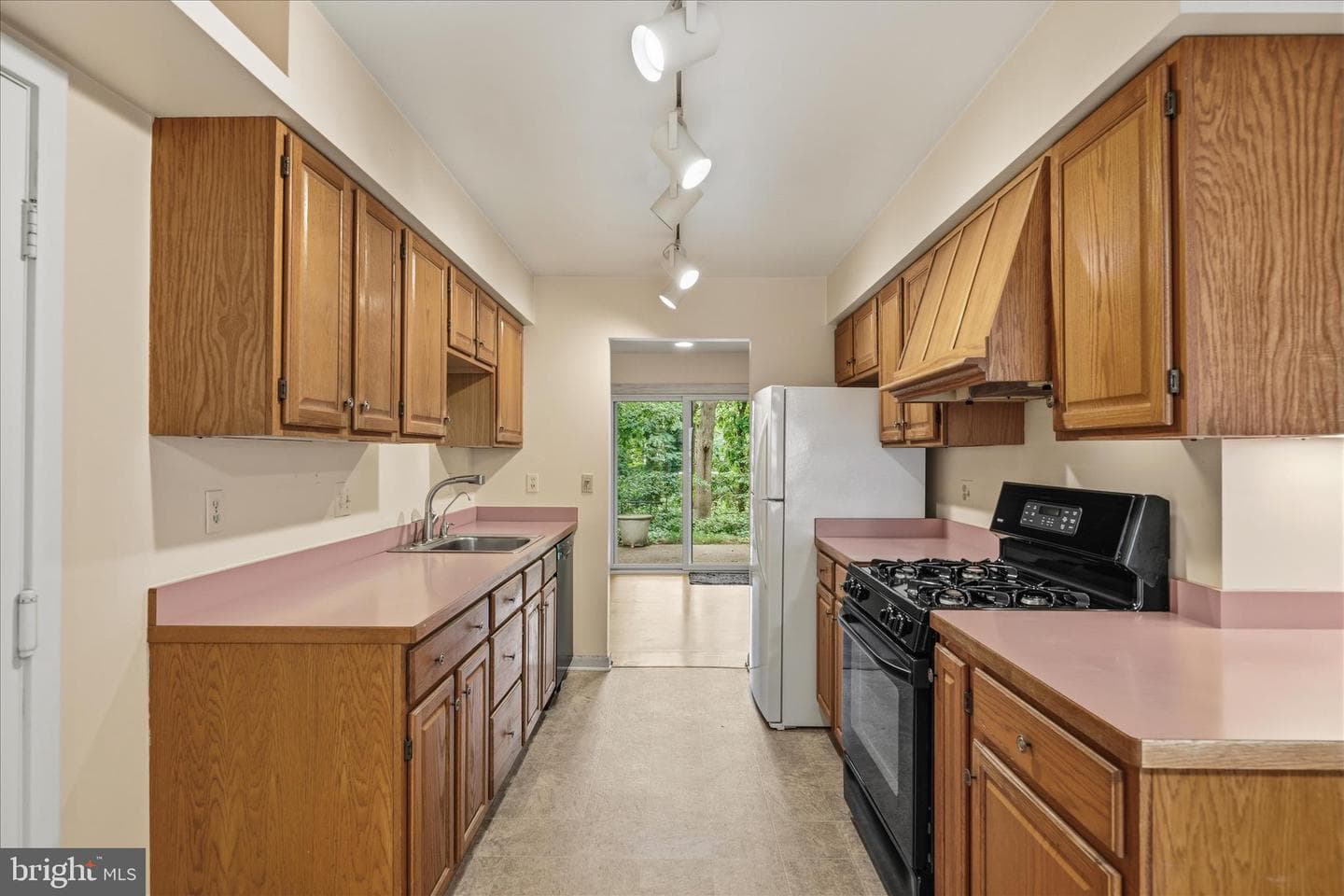 1402 Catlyn Place photo 14