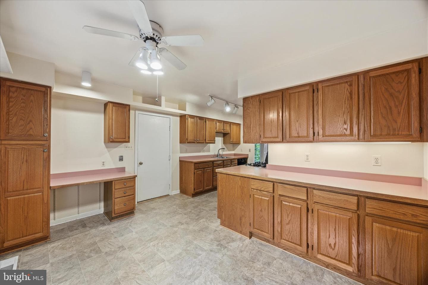 1402 Catlyn Place photo 18