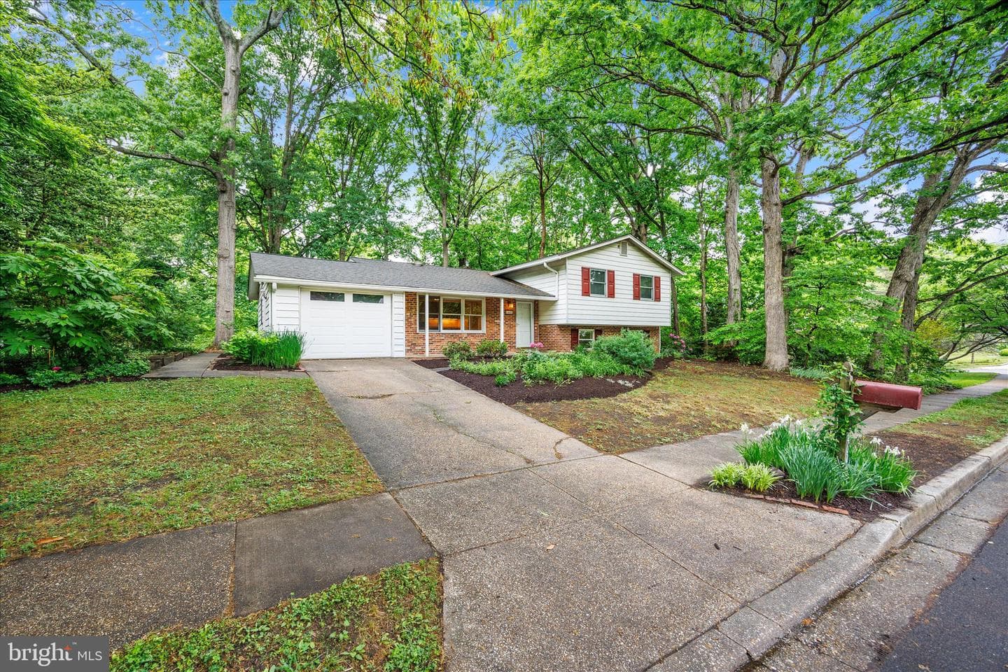 1402 Catlyn Place photo 2