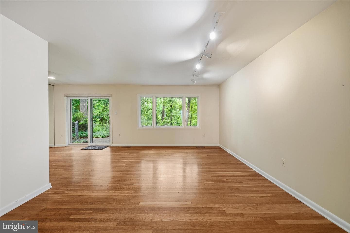 1402 Catlyn Place photo 5
