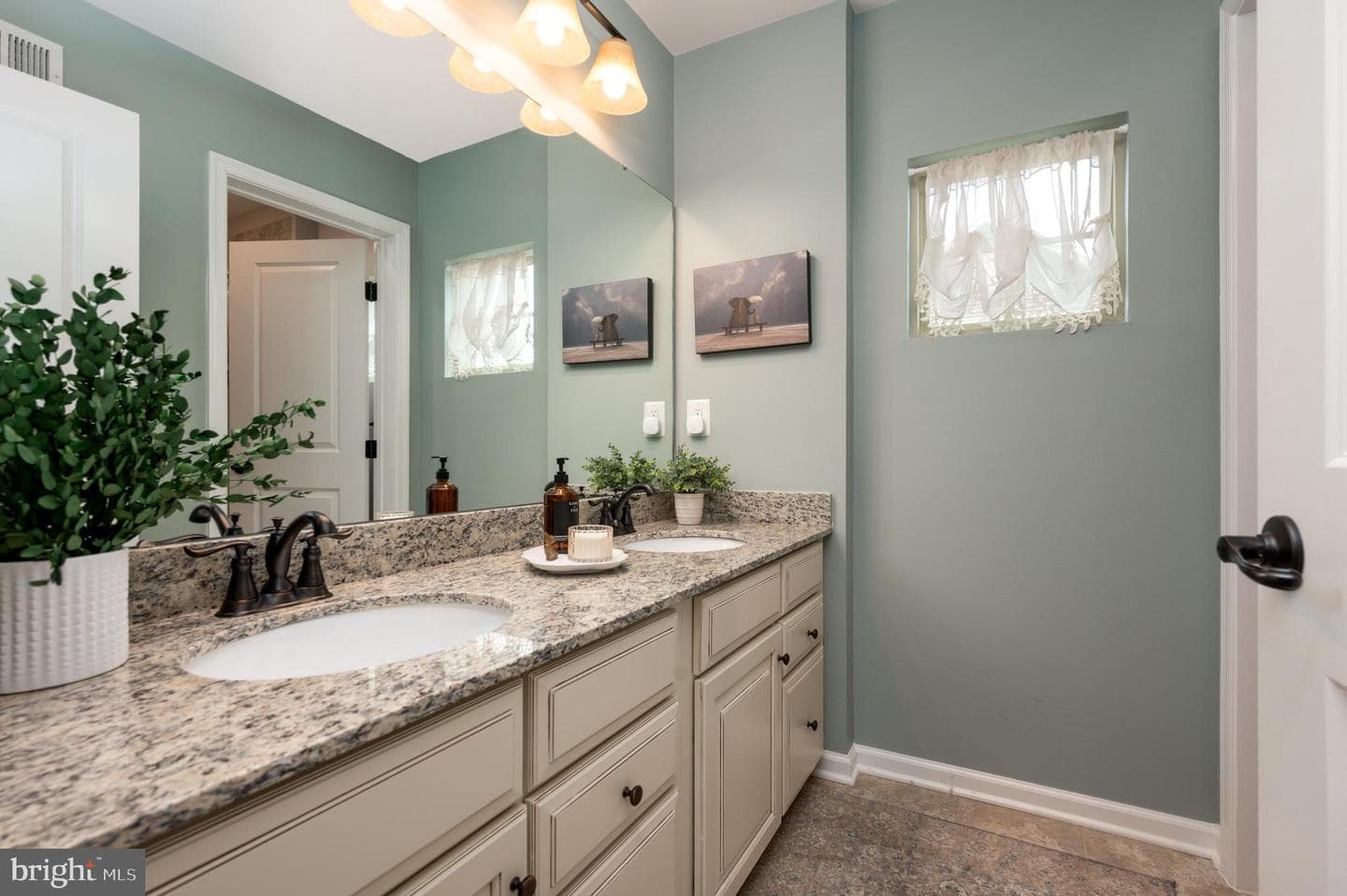 8323 Pondview Drive photo 39