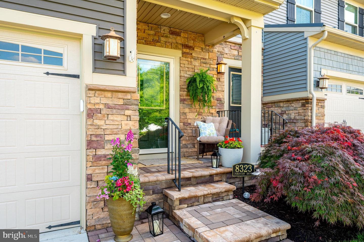 8323 Pondview Drive photo 4