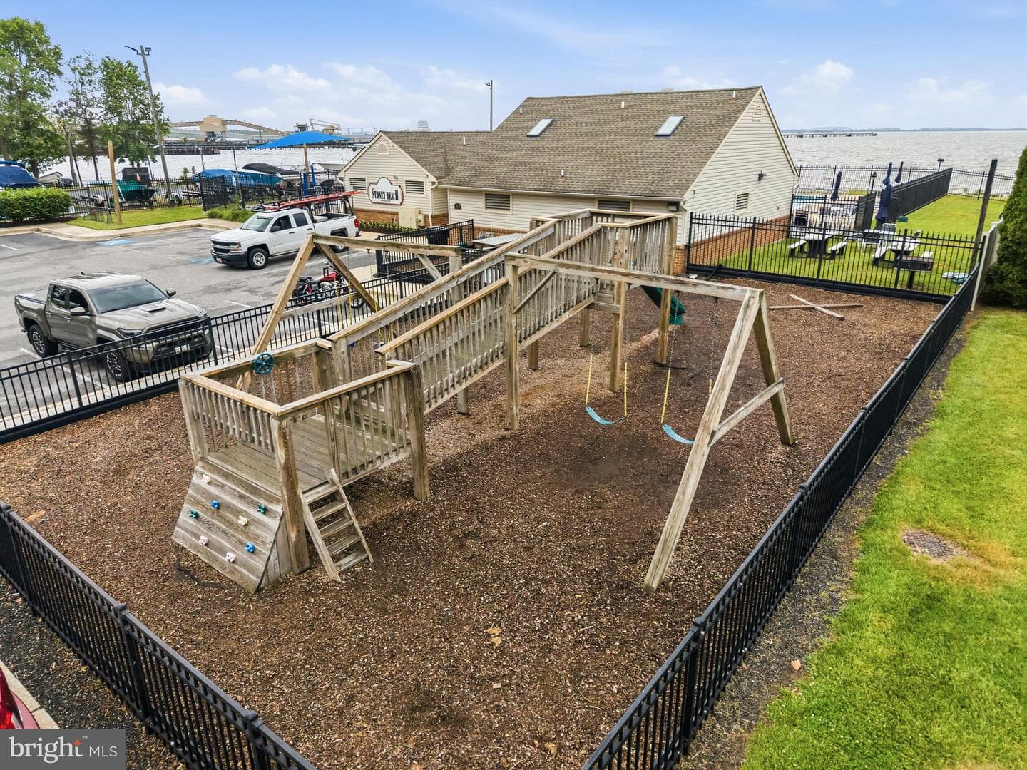 1360 River Bank photo 47